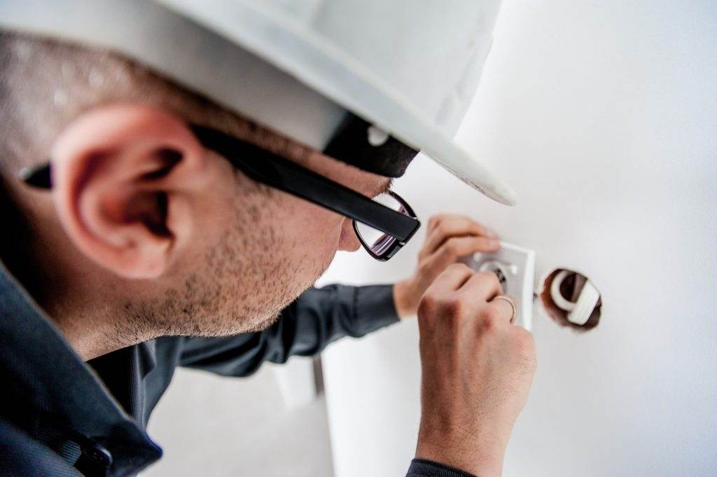Electrician in Marana