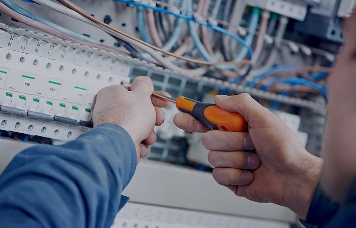 Electrician in Lemont