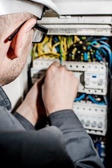 Electrician in Lisle